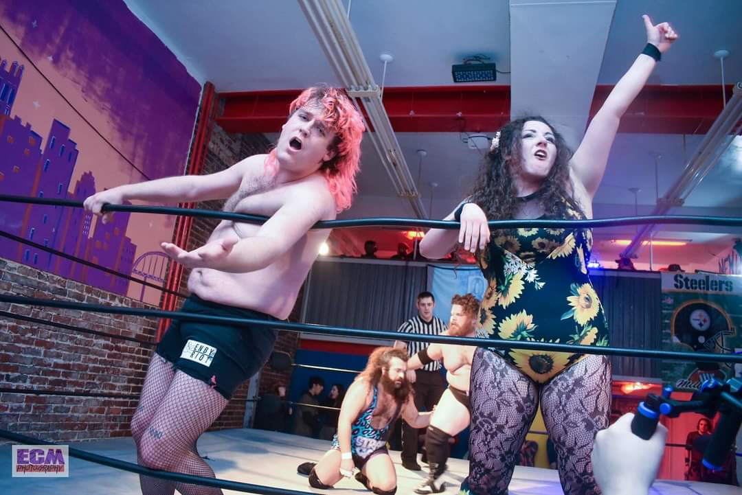 No place I'd rather be than right here.

📸 @ecm_photography

#theunwiltingtatiana #nixwilde #TheWildeFlowers #TWF #t2tpittsburgh #FridaysOnFifth #tagteamwrestling #tagteam #wrestling #intergenderwrestling