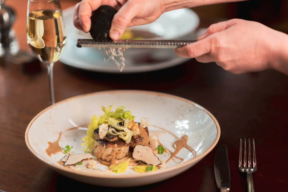 Restaurant R'evolution touted one of the 'Best Upscale Restaurants in New Orleans': whereyat.com/upscale-restau… @whereyatnola #NOLA