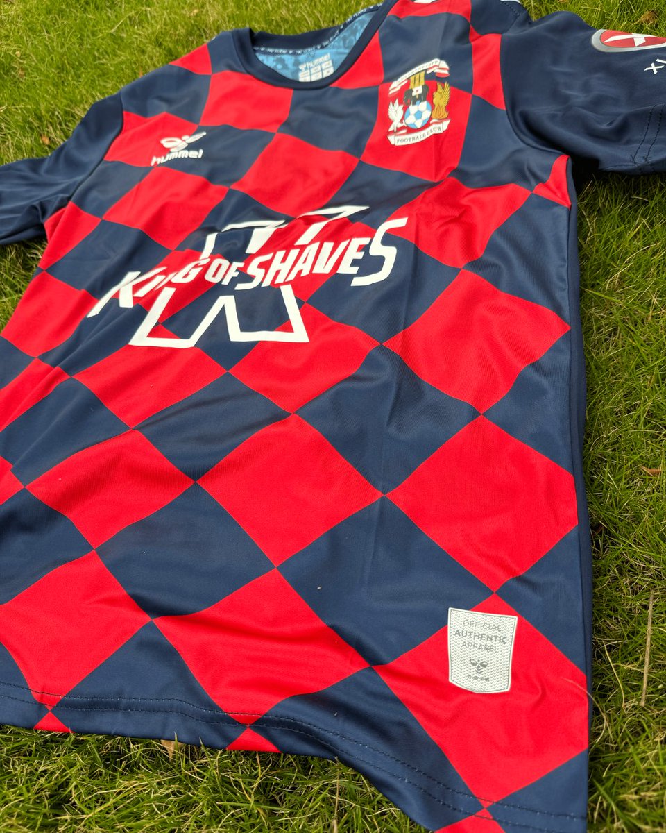 BSJ_Official's tweet photo. Bold Wrexham AFC jersey—where tradition meets modern style #WrexhamAFC #NationalLeague #kingofshaves https://t.co/FjMBRq9bO2