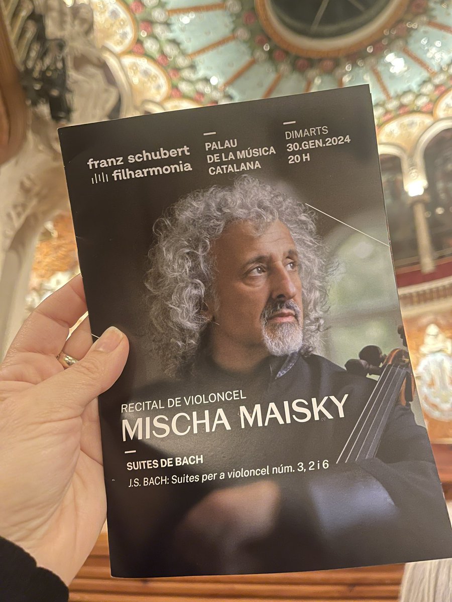 mxixons's tweet photo. Concert per a respirar fons i gaudir amb  el virtuosisme amb  el violoncel.
He sortit renovada del #PalaudelaMúsica
Magnífic, sensible i potent #MischaMaisky https://t.co/cKne54SKJz