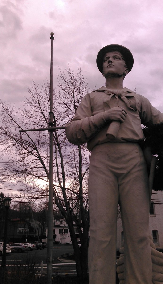 Setauket_Steve's tweet photo. #Goodafternoon from #PortJefferson let us not forget the #sentries who  stand guard watching the gates. We morn those who departed to soon this week and pray for a speedy recovery for those still injured.  #PortJeff #longIsland Image 6 years ago this week. https://t.co/oz2tbk0yR8
