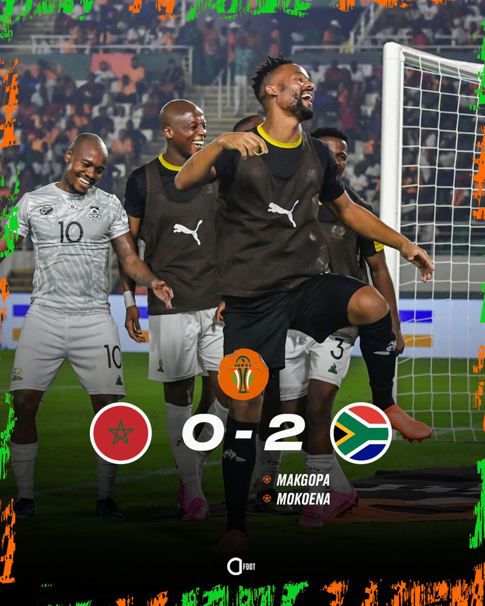 ActuFoot_'s tweet photo. 🚨 QUELLE SENSATION ! 😱 𝗟'𝗔𝗙𝗥𝗜𝗤𝗨𝗘 𝗗𝗨 𝗦𝗨𝗗 𝗘́𝗟𝗜𝗠𝗜𝗡𝗘 𝗟𝗘 𝗠𝗔𝗥𝗢𝗖, 𝗜𝗠𝗠𝗘𝗡𝗦𝗘 𝗙𝗔𝗩𝗢𝗥𝗜, 𝗘𝗧 𝗥𝗘𝗝𝗢𝗜𝗡𝗧 𝗟𝗘𝗦 𝗤𝗨𝗔𝗥𝗧𝗦 𝗗𝗘 𝗙𝗜𝗡𝗔𝗟𝗘 𝗗𝗘 𝗟𝗔 #CAN2023 ! 🇿🇦

Les Lions de l'Atlas peuvent nourrir de regrets après avoir manqué l'opportunité d'égaliser sur penalty, mais Achraf Hakimi a trouvé la barre.

Les Bafana, Bafana défieront le Cap-Vert 🇨🇻 pour une place dans le dernier carré.