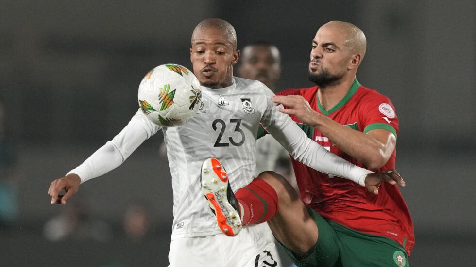 PatrickJuillard's tweet photo. Finalement, le #Maroc aura fait une meilleure CAN avec Halilhodzic qu'avec Regragui (et Ziyech). Les Lions de l'Atlas m'avaient paru bien plus "saignants" physiquement au Cameroun. J'ai trouvé cette équipe sans ressort ni envie cette année. #CAN2023 #MARRSA #RFICAN https://t.co/5P5nmGWJFD