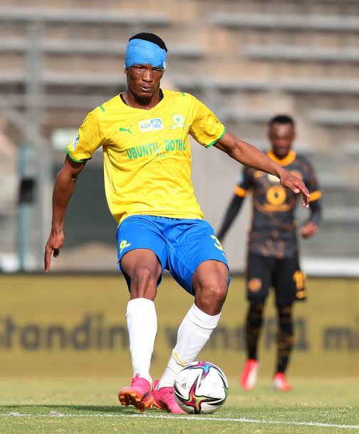 MojoFela's tweet photo. It was this man for me tonight. Mvala is the best defender in South Africa. What a player https://t.co/aNghcrkF1a