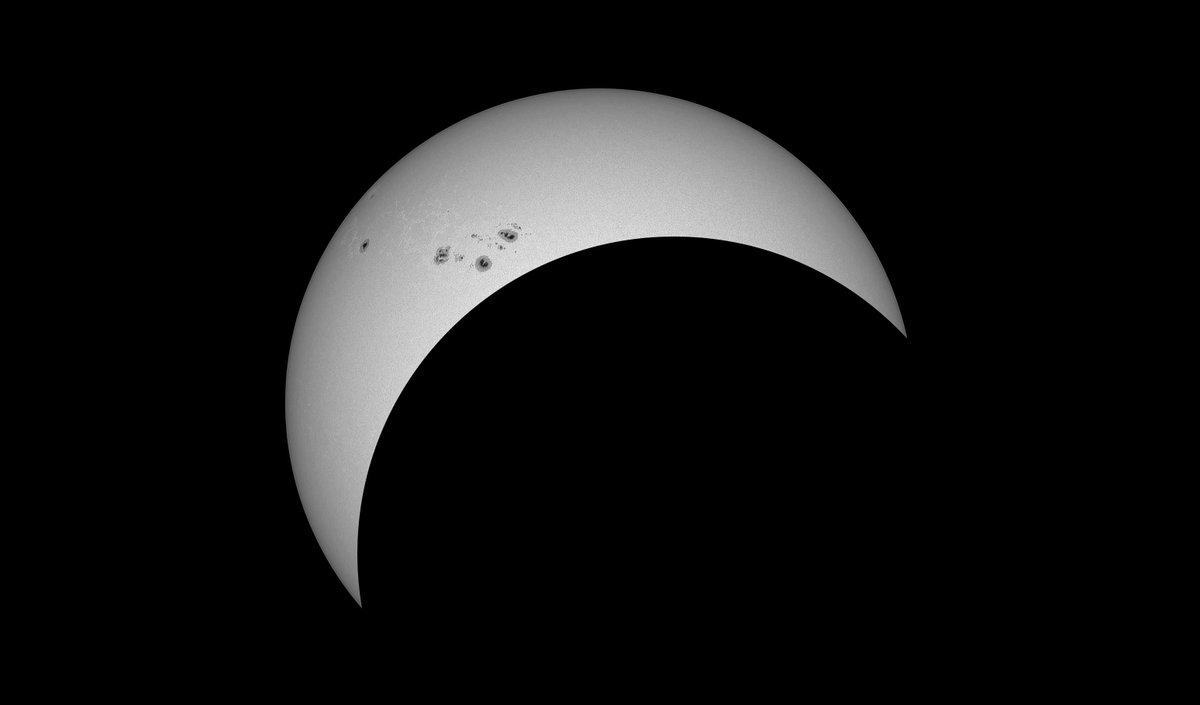 AnalogSkyCo's tweet photo. @Prusa3D Head over to https://t.co/fVNfUtHjaL to learn more and get started. We have hardware and optics kits on the way to help you finish your build by April 8! And of course, after that you can still enjoy every sunny day during the 2024 solar maximum. https://t.co/xHJDToZjU5