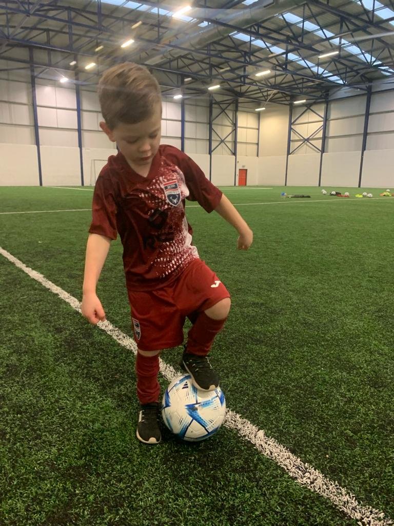 MacaskillSara's tweet photo. And so it begins for Calum..... #minikickers @RossCounty โค๏ธ๐โค๏ธ๐โค๏ธ https://t.co/Ywppq2jO3J
