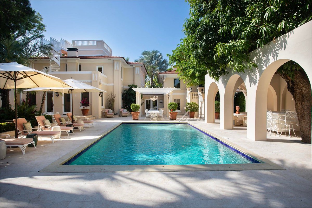 Elevate your living experience with Key West's luxurious homes currently active on the market. 

askkeywestkate.com/search/results…

Photo Credit - Listing Agent: Will Langley; Berkshire Hathaway HomeServices - Knight &amp; Gardner;  1101 Casa Marina Ct, Key West, FL 33040