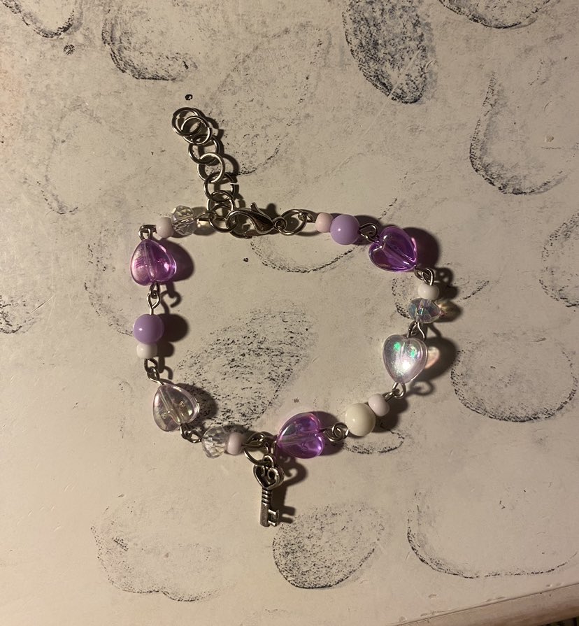 ihatemyslfso's tweet photo. custom anahtarlık, kolye, küpe, bileklik tarzı şeyler yapıyorum. sipariş vermek isterseniz bana ulaşabilirsiniz ✨🧚🏻‍♀️

gören kişiler de rt atar ise çok mutlu olurum 🥺 https://t.co/ByB4TxKiwB