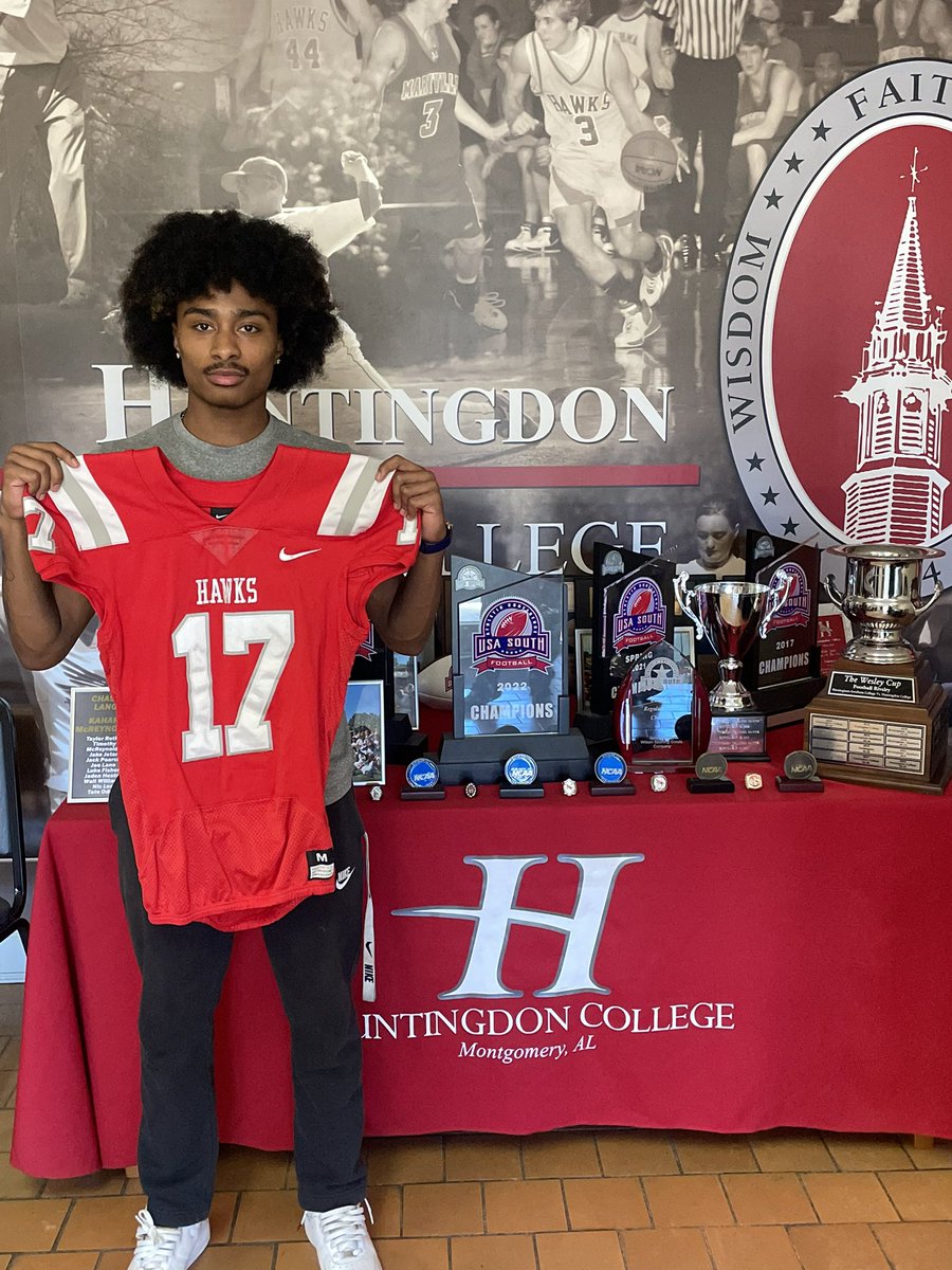 JustinWhidbee11's tweet photo. After a great visit and conversation, I am blessed to receive my first offer from Huntingdon college!!🤍❤️🙏🏾@HCHawksSports @CoachDornHC @Beasley__F @Court92986 @CoachPcheck @BigGreenIndian https://t.co/vGshHUoFOV