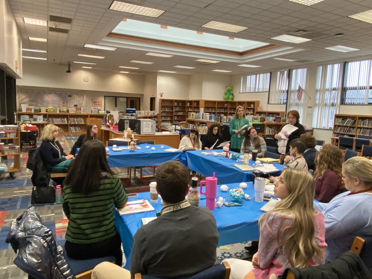 Khowlett3's tweet photo. Thank you @RosalynVasi @Melissa27533631 for another great learning session on ‘Rethinking Comprehension Instruction.’ High level professional learning and excellent discussion among educators!���🏻👏🏻👏🏻 #ClarenceProud https://t.co/MBZmvkfXpq