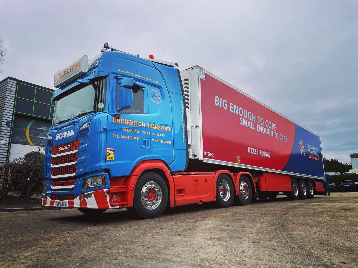 RGVA_ltd's tweet image. We never get tired of seeing these! 

Very proud of the part we play in making @broughtontpt one of the best looking fleets on the road!!

#fleetbranding #trailerwrap #graphicspartner #logistics #truckwrap #fleetwraps