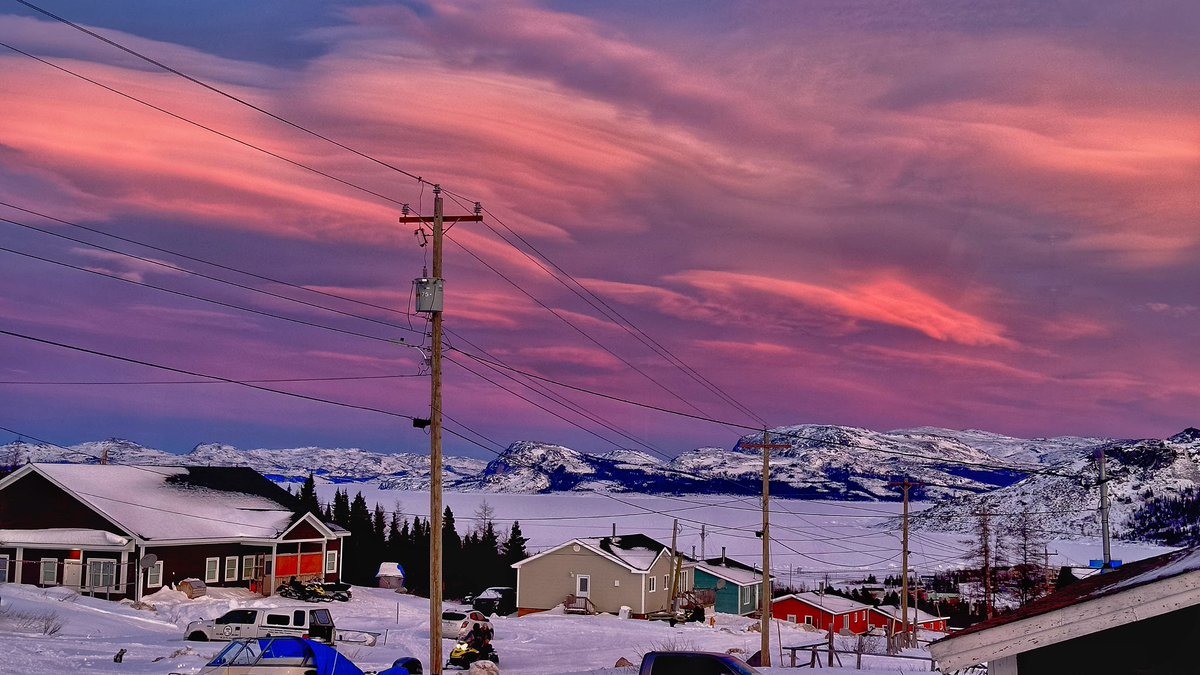 If you look at every ones posts from Nain tonight
You will see many photos like this!
Just like spring!
cotton candy skies ❤️ "cumulus clouds”