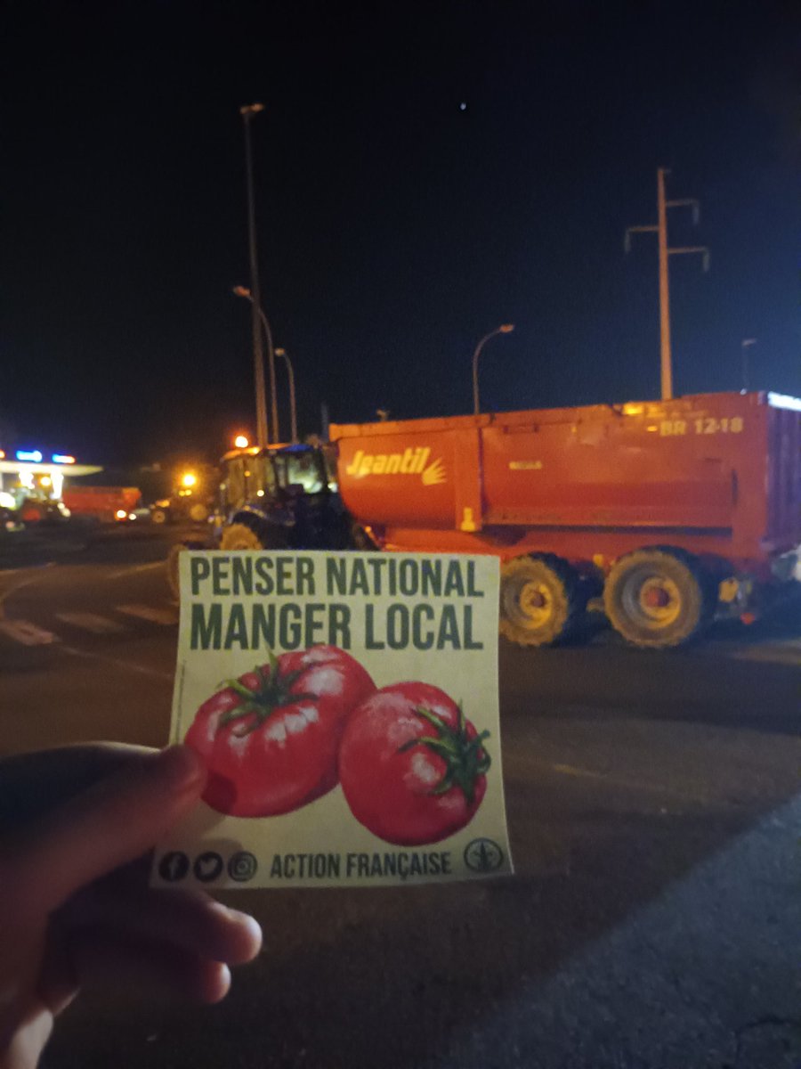 BastienPL64's tweet image. Leclerc de Mazères-Lezons au sud de Pau.
Soutien à nos agriculteurs ! 🚜