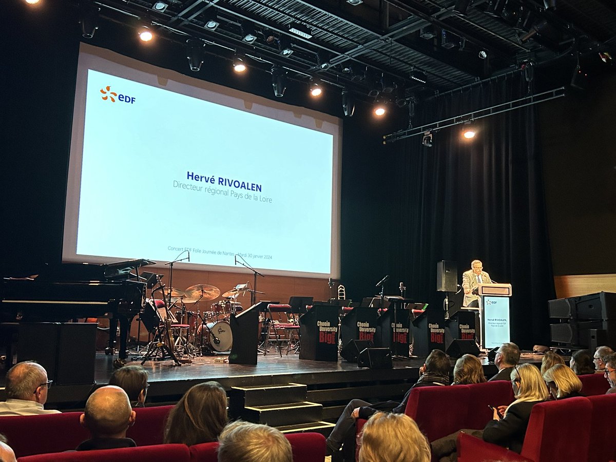 MedefPDL's tweet photo. Merci @EDF_PdL @rivoalen_herve pour cette belle soirée pour @lafolle_journee Nantes ! Ravis de notre partenariat sur les sujets #energie #decarbonation mais aussi sur l’emploi et nos jeunes #alternants #pepites cc @Samueltual https://t.co/mNsWMfL2Op