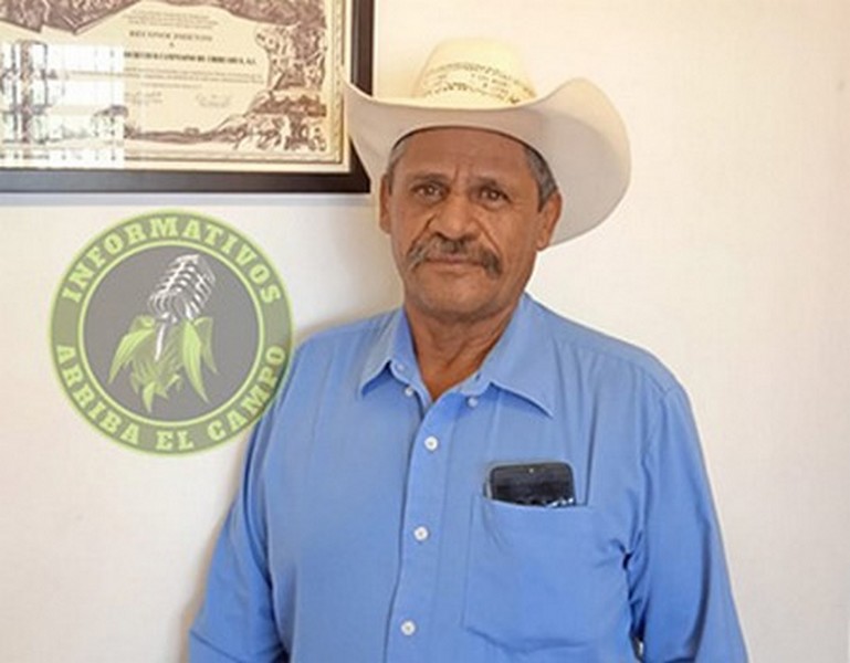 ArribaElCampo's tweet photo. #FDC en pláticas con la #Federación buscan se les #apoye con #semilla de #frijol, #maíz, #avena y #fertilizantes, de igual manera lo están haciendo con #GobiernodelEstado #Chihuahua esperan respuestas positivas https://t.co/7mgKItjgFk https://t.co/jeo3OM8hEv