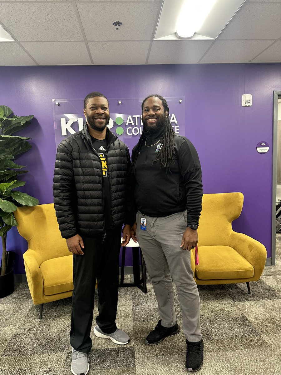 KACWarriorFB's tweet photo. Thank Coach Smith for stopping by the Warriors on 98 Anderson Ave. we are excited to start a great relationship with @kennesawstfb @DBCoachSmith #EffortIsTheStandard #AllIn @NEGARecruits @RecruitGeorgia @On3Recruits @NP_Recruiting @HS_Next_Stop @GoMVB https://t.co/etH1l8xs2G