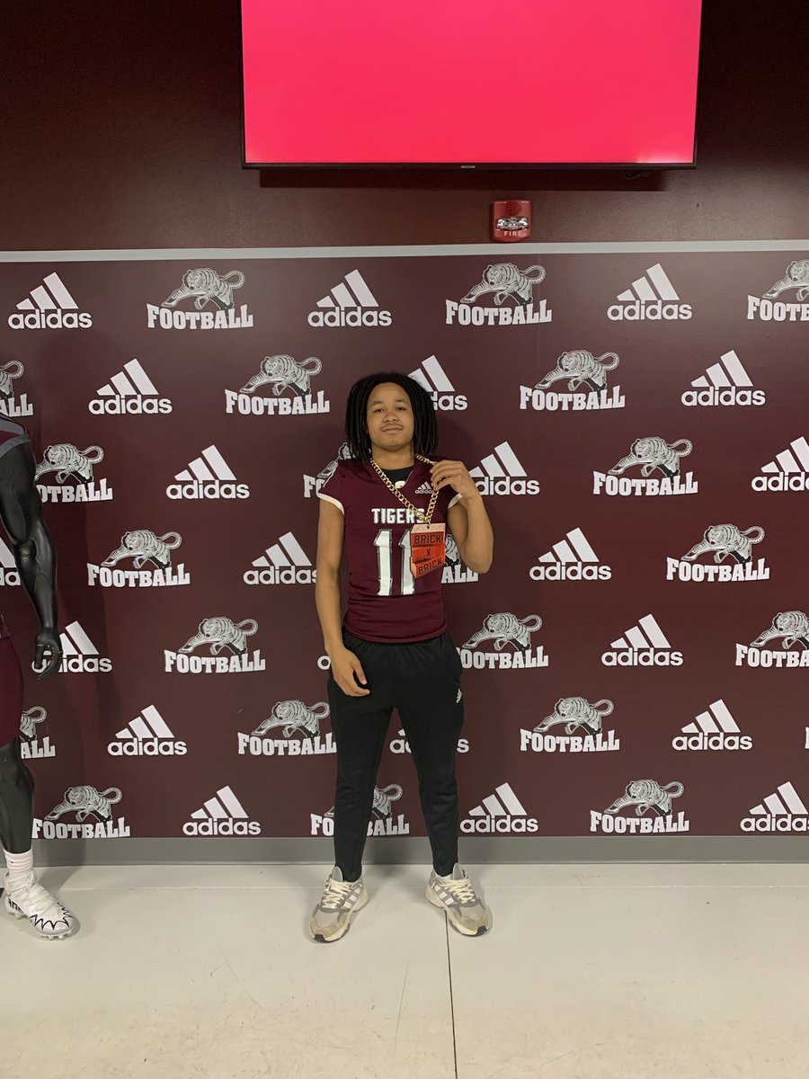 deondreweather1's tweet photo. Had a great time at Campbellsville University!! Thank you @CoachAtwood23 @CoachRussCville for having me in today! https://t.co/FjhPCyqscy