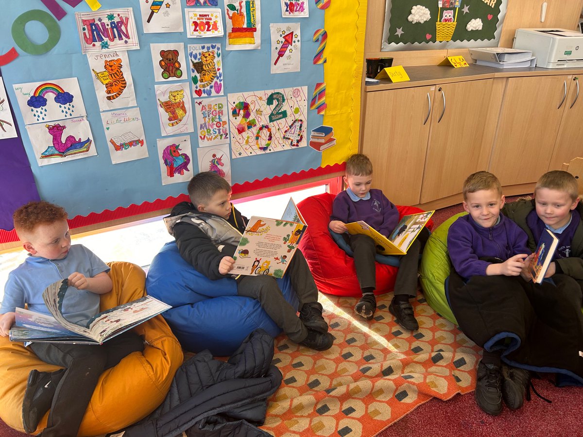 Year2_StAndrew's tweet photo. Year 2 enjoyed their visit to Smallbridge library this afternoon. We picked lots of lovely stories which we have started reading in the classroom. 
@RcIngham #NationalStorytellingWeek https://t.co/7bV3oKaRb7