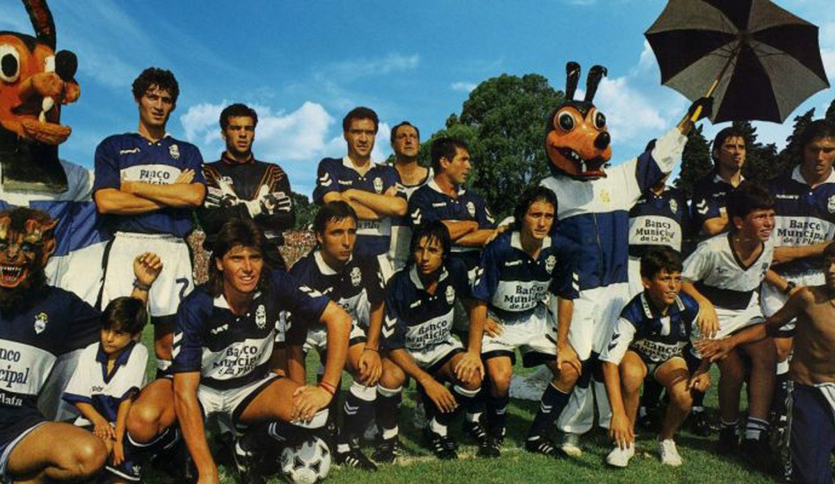 diariohoynet's tweet photo. 🏆🐺| #GELP | #CopaCentenario

Se cumplen 30 años de la Copa Centenario: un título que revolucionó a Gimnasia

Pasaron tres décadas de aquella inolvidable conquista  del 30 de enero de 1994. Fue un contundente 3 a 1 ante River en el estadio del Bosque.

https://t.co/8a2GskVfUC https://t.co/lS4kqjlTlU