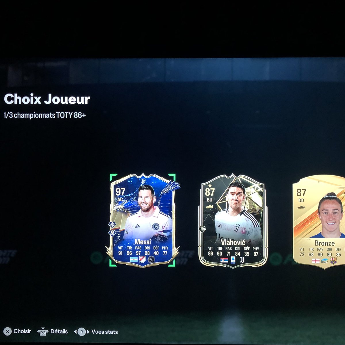 Petitheo3's tweet image. BAHZHFJEJEKE INCROYABLE SA MÈRE 
Je vais pouvoir me la pété sous les tweet de @FansdeFUT comme les autres