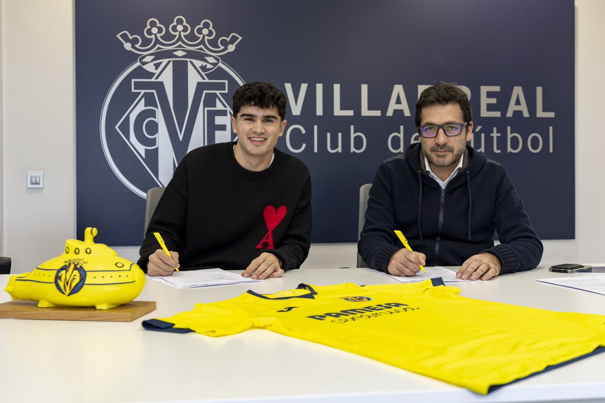 Muy ilusionado de iniciar una nueva etapa en el <a href="/VillarrealCF/">Villarreal CF</a> 💪🟡 
Estoy convencido de que es el club ideal para seguir progresando. Gracias por vuestra confianza!