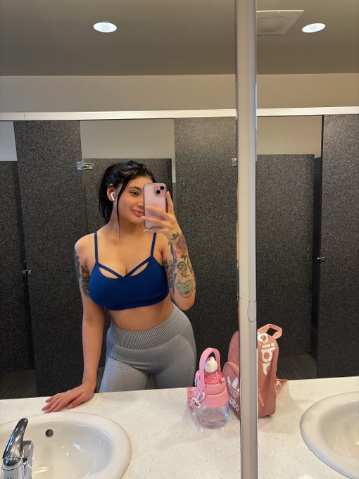 *sees urinals*   Wait a sec…this isn’t the women’s room🫣 https://t.co/oA2a7EkKDk