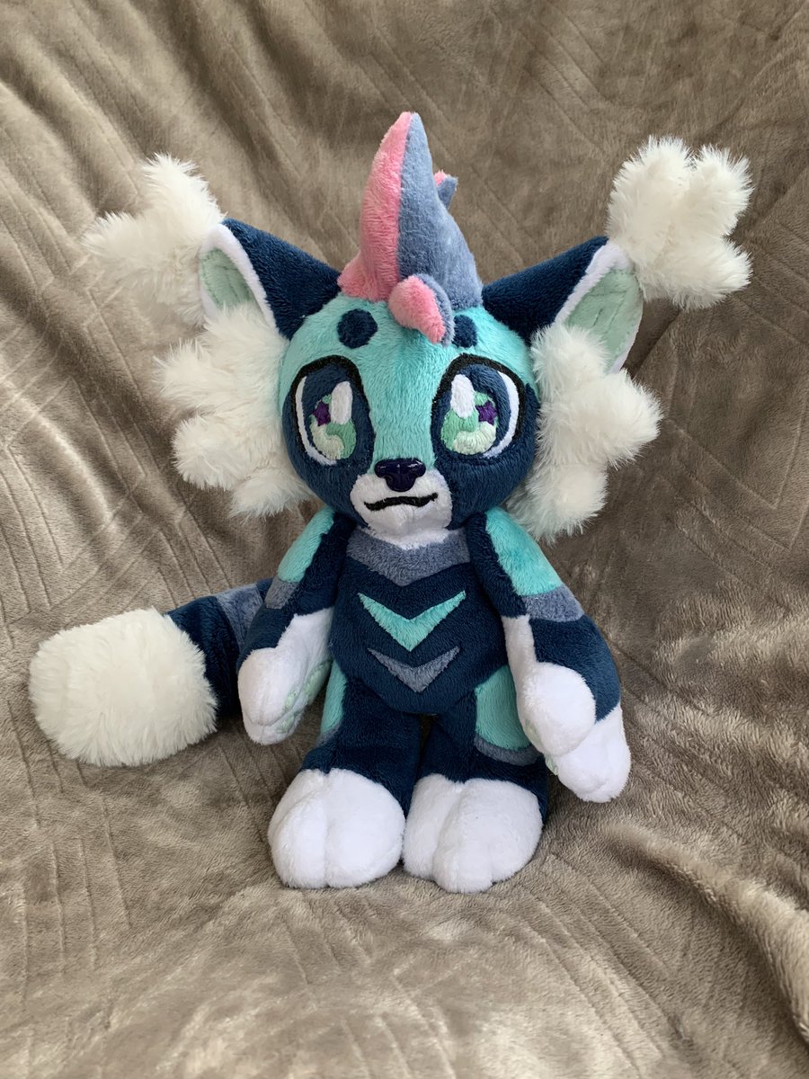 stitchesbyrix's tweet photo. My first OC commission: Liv, owned by Avocadog on FB! This is a modified @SylenisCrafts pattern and features a hand painted nose, full appliqué including eyes, and big moveable arms for hugging! Also a couple secret things to be revealed on delivery.😉 https://t.co/BEDhVsui1p
