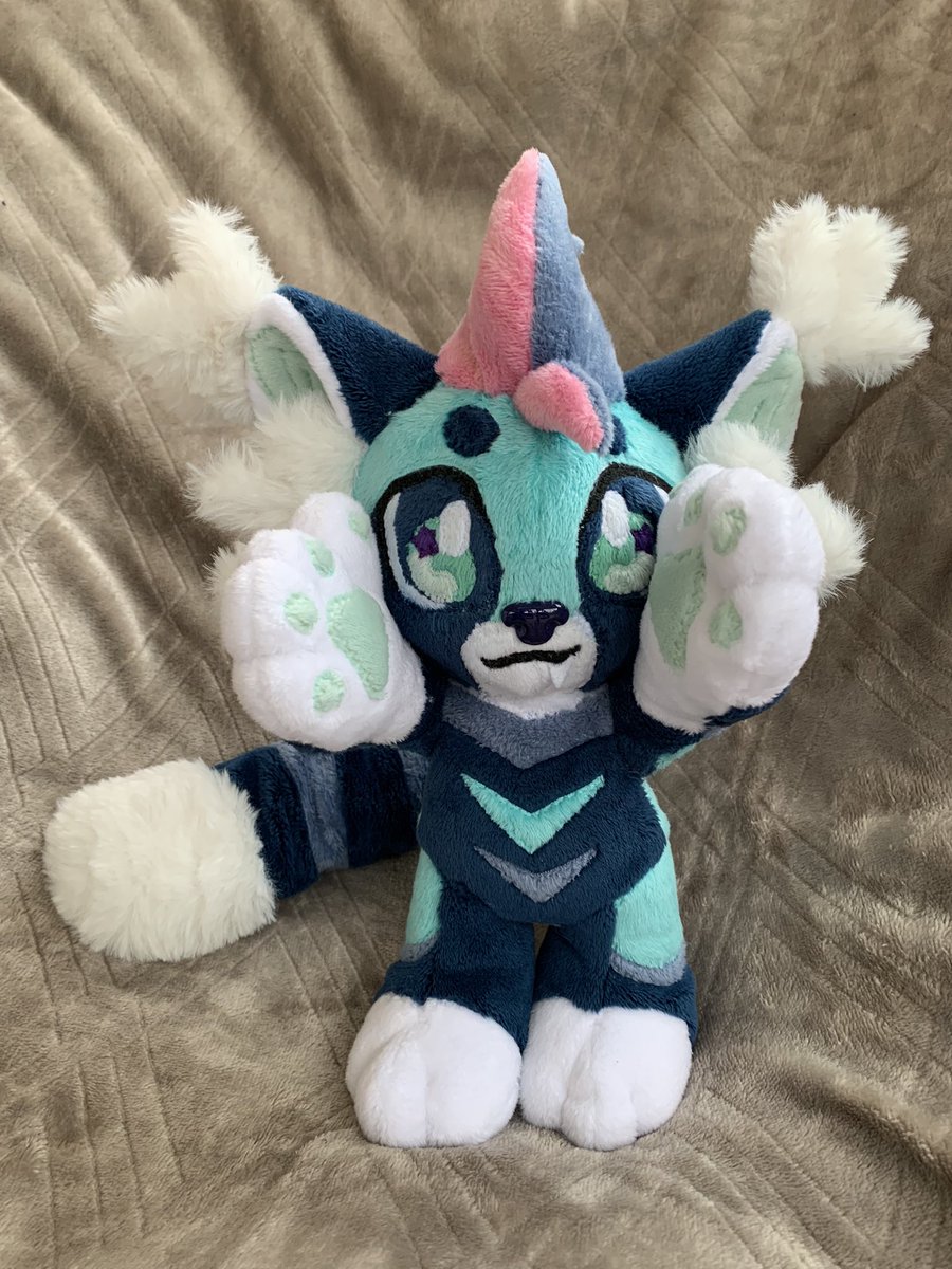 stitchesbyrix's tweet photo. My first OC commission: Liv, owned by Avocadog on FB! This is a modified @SylenisCrafts pattern and features a hand painted nose, full appliqué including eyes, and big moveable arms for hugging! Also a couple secret things to be revealed on delivery.😉 https://t.co/BEDhVsui1p