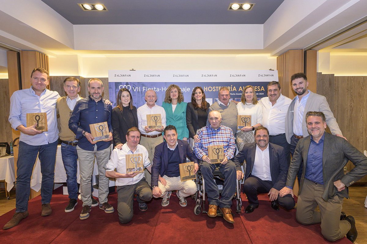 VII Fiesta Homenaje a la hostelería alavesa. Una noche de emociones con colegas de profesión. ¡Gracias y enhorabuena!