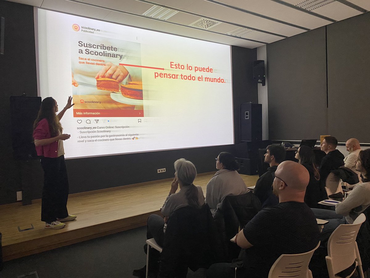 <a href="/SeniorManager/">Pedro Rojas</a> 🙋‍♀️ Elena Peinador (<a href="/copyPeinador/">Elena Peinador</a>), #Copywriter Creativa y Consultora de Marca 📣: "Antes de pedir nada a la #IA debemos dejar muy claro lo que NO somos como marca ❌"