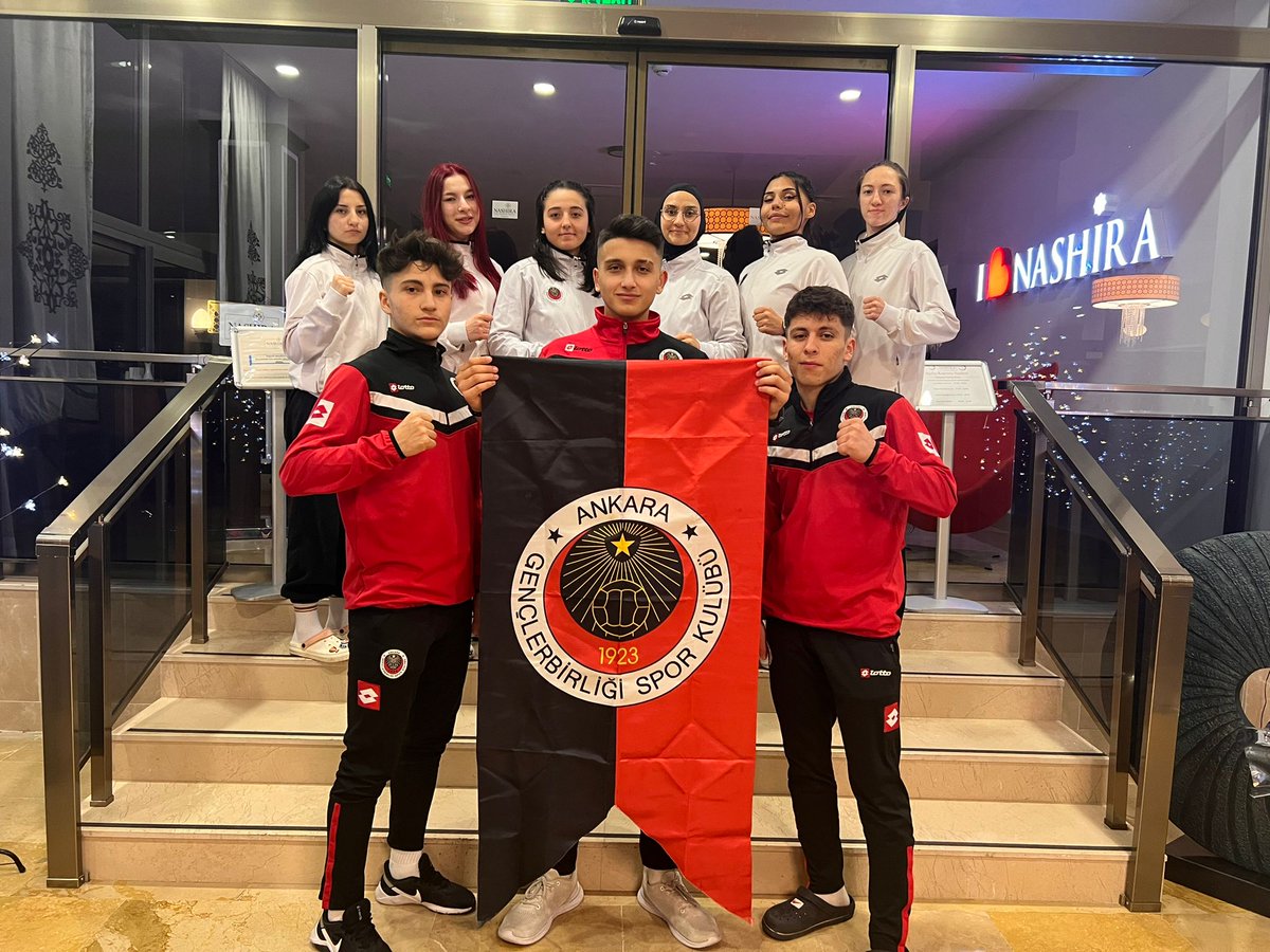 kirmizikara's tweet photo. 🥇 Gençlerbirliği Kick Boks Takımı’mızdan büyük başarı ! 

Antalya’da düzenlenen Spor Toto Türkiye Kick Boks Şampiyonası’na takım halinde katılan Gençlerbirliği Kick Boks Takımı’mız iki kategoride Türkiye Şampiyonluğu elde etti. 

🔗https://t.co/hXVSOS3CdC 👈 https://t.co/50QJdLPwyc