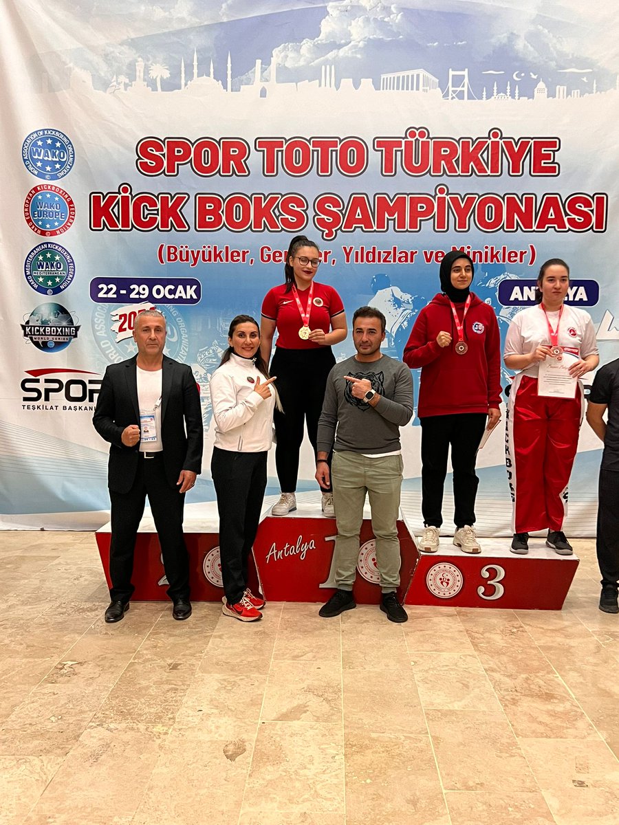 kirmizikara's tweet photo. 🥇 Gençlerbirliği Kick Boks Takımı’mızdan büyük başarı ! 

Antalya’da düzenlenen Spor Toto Türkiye Kick Boks Şampiyonası’na takım halinde katılan Gençlerbirliği Kick Boks Takımı’mız iki kategoride Türkiye Şampiyonluğu elde etti. 

🔗https://t.co/hXVSOS3CdC 👈 https://t.co/50QJdLPwyc