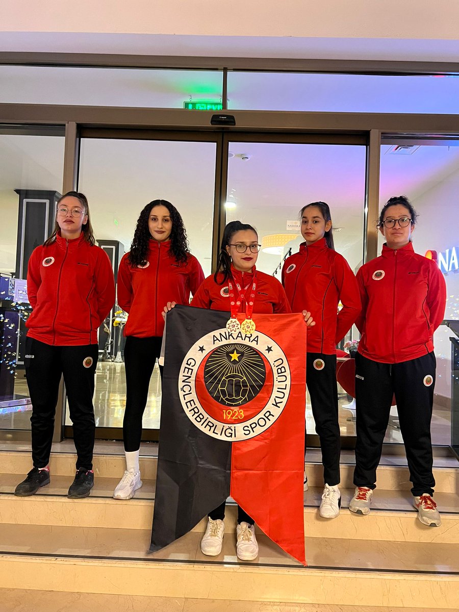 kirmizikara's tweet photo. 🥇 Gençlerbirliği Kick Boks Takımı’mızdan büyük başarı ! 

Antalya’da düzenlenen Spor Toto Türkiye Kick Boks Şampiyonası’na takım halinde katılan Gençlerbirliği Kick Boks Takımı’mız iki kategoride Türkiye Şampiyonluğu elde etti. 

🔗https://t.co/hXVSOS3CdC 👈 https://t.co/50QJdLPwyc