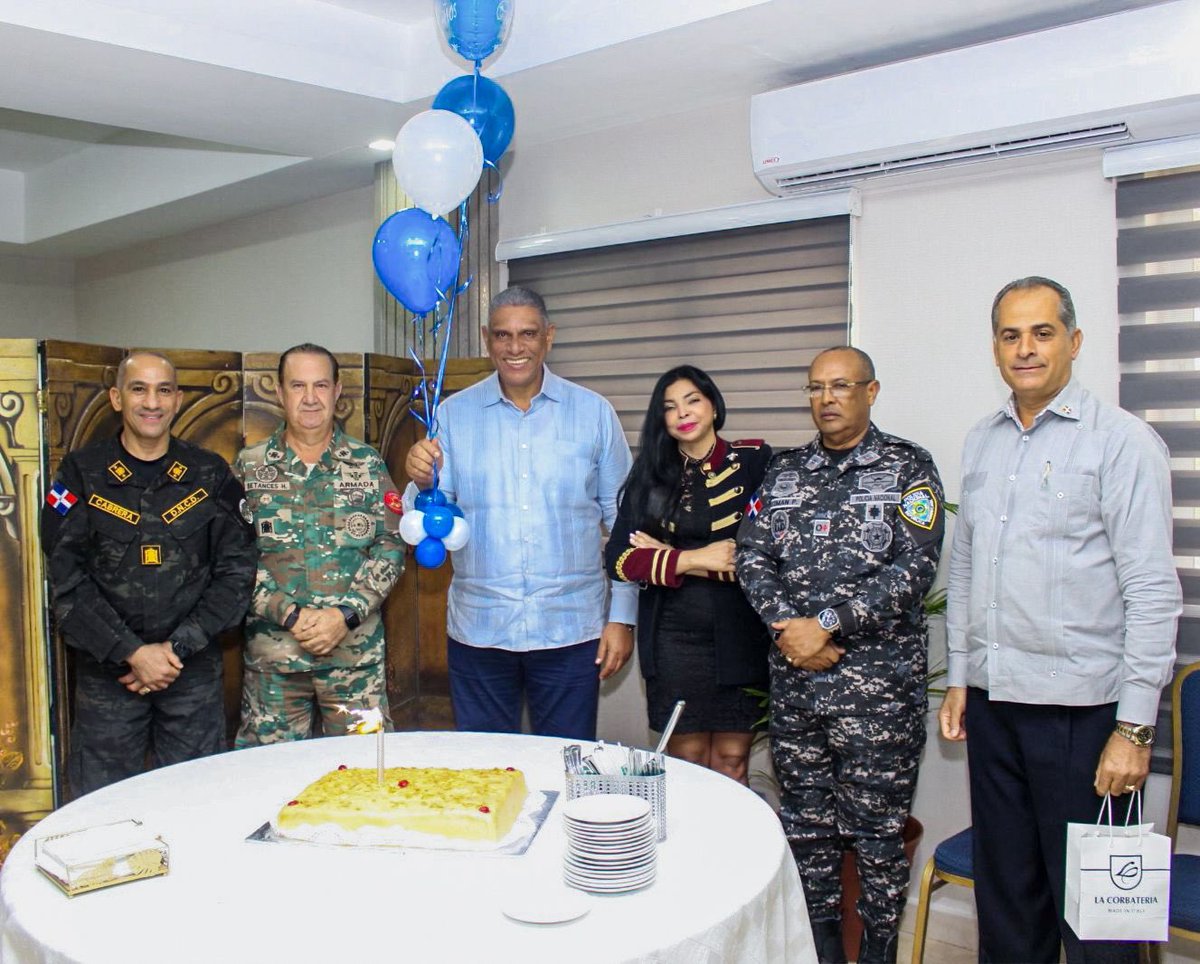 Policía Nacional República Dominicana (@policiard) on Twitter photo En nombre de nuestra Policía Nacional, bajo la dirección del (M/G) <a href="/generalramongp/">Mayor General Ramón Antonio Guzmán Peralta</a>, extendemos las más sinceras felicitaciones al Ministro de Interior y Policía, <a href="/chuvasquez/">Jesús Vásquez Martinez</a>, en su cumpleaños.
Su dedicación por nuestra institución y su desarrollo es un ejemplo para todos En nombre de nuestra Policía Nacional, bajo la dirección del (M/G) <a href="/generalramongp/">Mayor General Ramón Antonio Guzmán Peralta</a>, extendemos las más sinceras felicitaciones al Ministro de Interior y Policía, <a href="/chuvasquez/">Jesús Vásquez Martinez</a>, en su cumpleaños.
Su dedicación por nuestra institución y su desarrollo es un ejemplo para todos