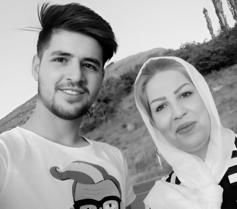 کـیانا tweet media