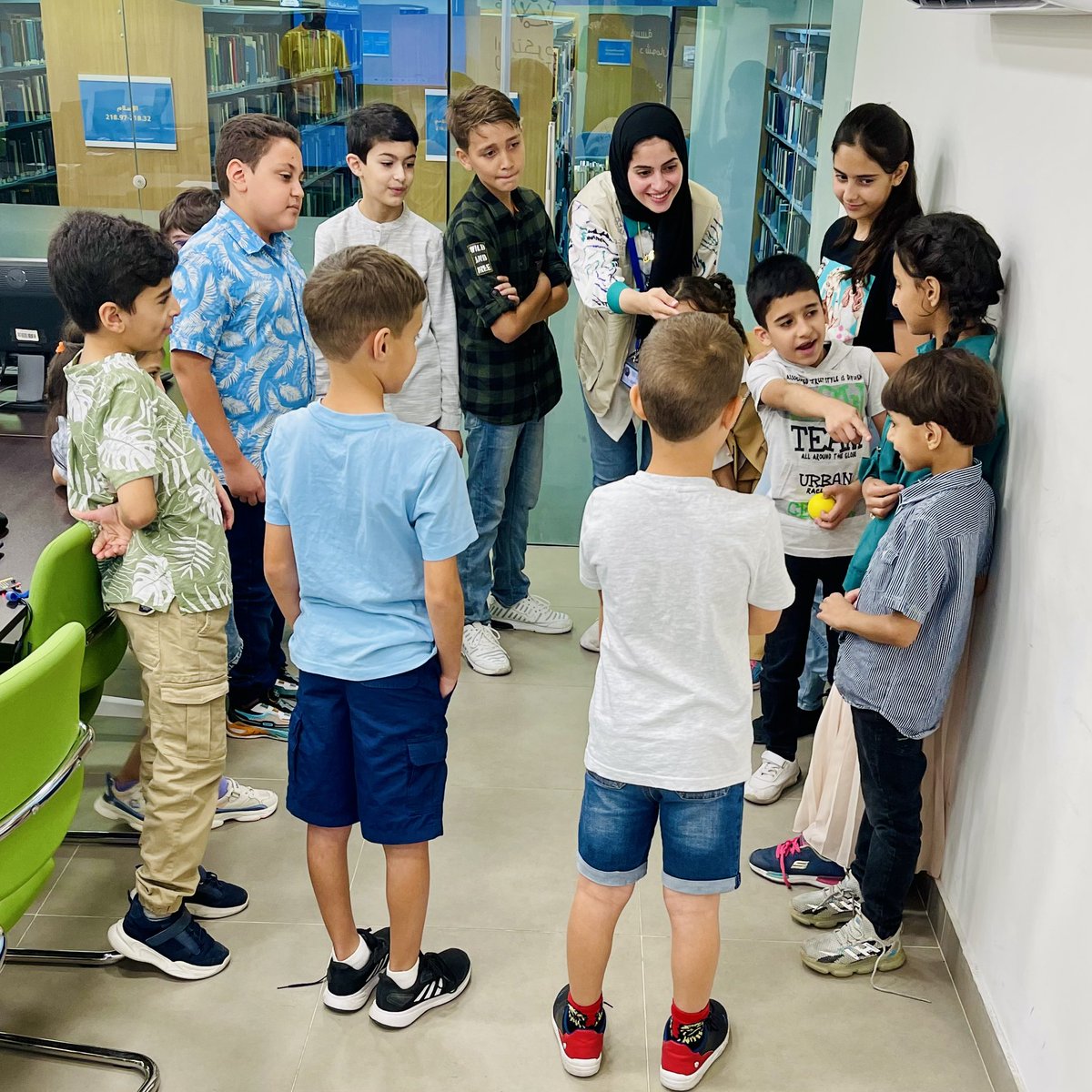 ibtkrgo's tweet photo. "🌟Embarked on an exhilarating journey with @AHShomanFDN and the inspiring Rahef Abu Mayaleh to explore the world of Micro:bits! From theoretical insights to hands-on experiments, we crafted projects like the 'Rock-Paper-Scissors' game and sensor-based temperature measurements. https://t.co/FSyAeQfAF7