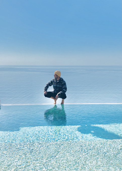 On the edge of infinity. Hope everyone enjoys their day ☀️ #bigsur #northerncalifornia #beachlife #vacation<a href="/tag/vacation"class="tags"><span>#vacation</span></a><a href="/tag/beachlife"class="tags"><span>#beachlife</span></a><a href="/tag/bigsur"class="tags"><span>#bigsur</span></a><a href="/tag/northerncalifornia"class="tags"><span>#northerncalifornia</span></a>