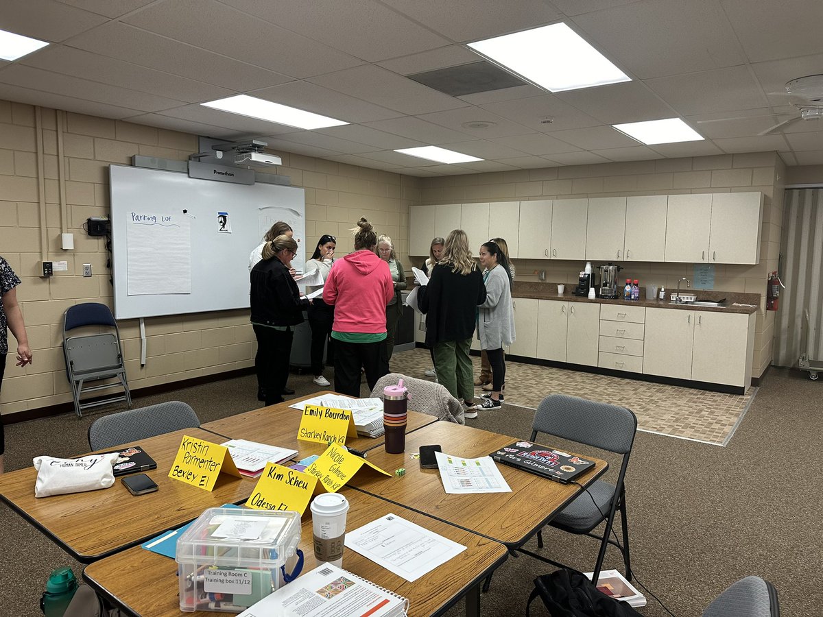 SarahKSvendsen's tweet image. So much positive energy today with 4th accelerated math teacher. Love having them in person all day today learning from one another! #PascoMath @leadlearnpasco