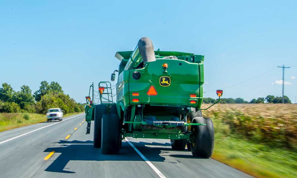 BumperCrop1's tweet photo. Eso sólo se exige en un país en donde miles de burócratas viven de expedir permisos y licencias y otros millones de citadinos viven barato a expensas de los impuestos cobrados a la producción.
En el primer mundo es así: https://t.co/jlNI4ceN4U