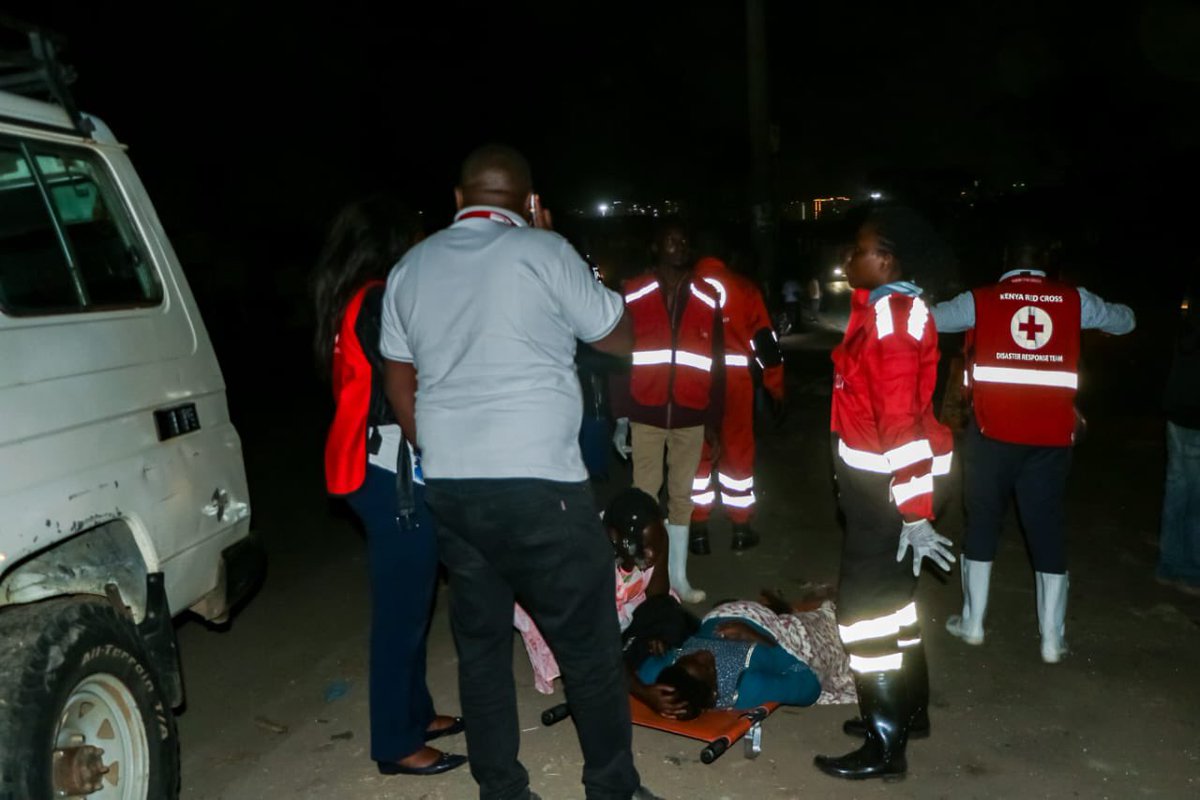 Inspired by @kenyaredcross nbi brach staff & volunteers supporting response to the #landhies city stadium fire. We are providing #FirstAid support and emergency medical evacuations. Biggest lesson.....we need to plan our built environment better, with risk redution in mind
