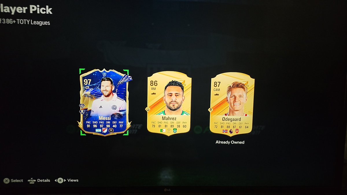 Ivnjacome2's tweet photo. @FUT24News Go do the 86 toty leagues player pick ASAP if you get a toty follow my Twitch: crisroba0907 https://t.co/joF09HOtNx