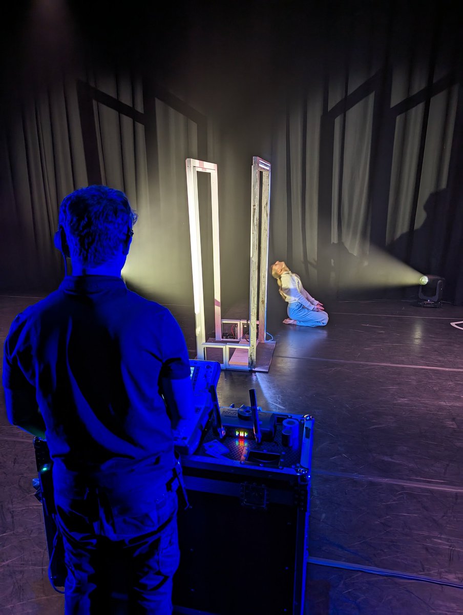 UoL_TTSM's tweet photo. Another fabulous round of Embodied Technologies assessments with @UoL_Dance 🙌😁🙏 https://t.co/sM3GWNafbP