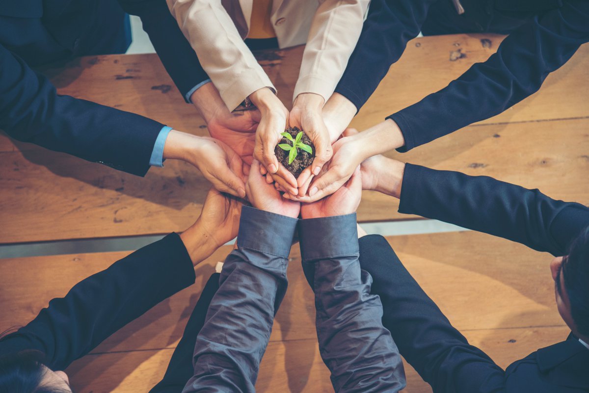 In <a href="/EPRA_realestate/">EPRA</a>'s latest blog post, CenterSquare's @uma_moriarity sheds light on the crucial role collaborative engagement plays in the pursuit of sustainable and responsible investment strategies. 
tinyurl.com/532kmvmv 
#CenterSquare #ESGInvesting #InvestorEngagement
