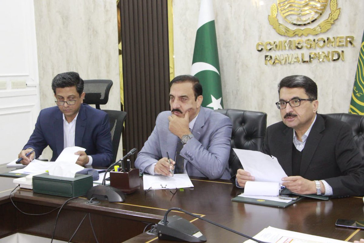 ICIDPunjab's tweet photo. کمشنر آفس راولپنڈی @CommissionerRwp میں بزنس فیسلٹیشن سنٹر کے متعلق منعقدہ اجلاس کی کمشنرراولپنڈی ڈویثرن لیاقت علی چٹھہ نے صدارت کی سیکرٹری صنعت وتجارت @EhsanBhuttaPK کی ہدایت پرڈپٹی سیکریٹری کامرس @AZKhokharpk اورڈائریکٹرایس پی یو @absalmanPK نے اجلاس میں شرکت

#OneStopSolution https://t.co/MbN6e3QJkX