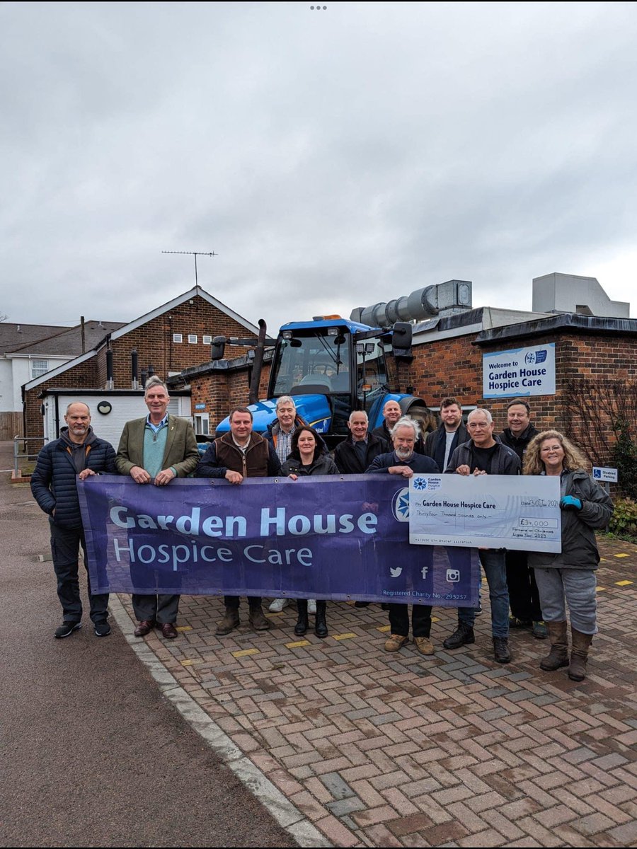 So pleased to play a (very) little part in this but so much admiration for raising so much for such a worthy cause well done Richard Hill! #christmaslightstractorrun