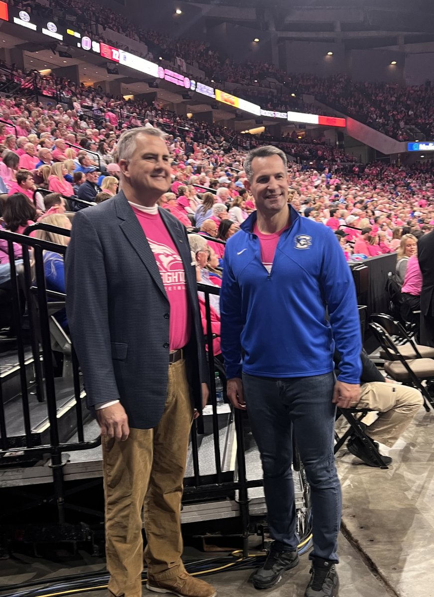 fnbo's tweet photo. Congratulations to FNBO’s Chris Hove for receiving the Mission Service Award from Berry Law during Saturday’s Creighton men’s basketball game. Hove is a decorated 20-year Navy veteran who continues to serve through extensive volunteer work. #MissionService #BerryLaw #FNBOImpact https://t.co/MErrwmMwwc