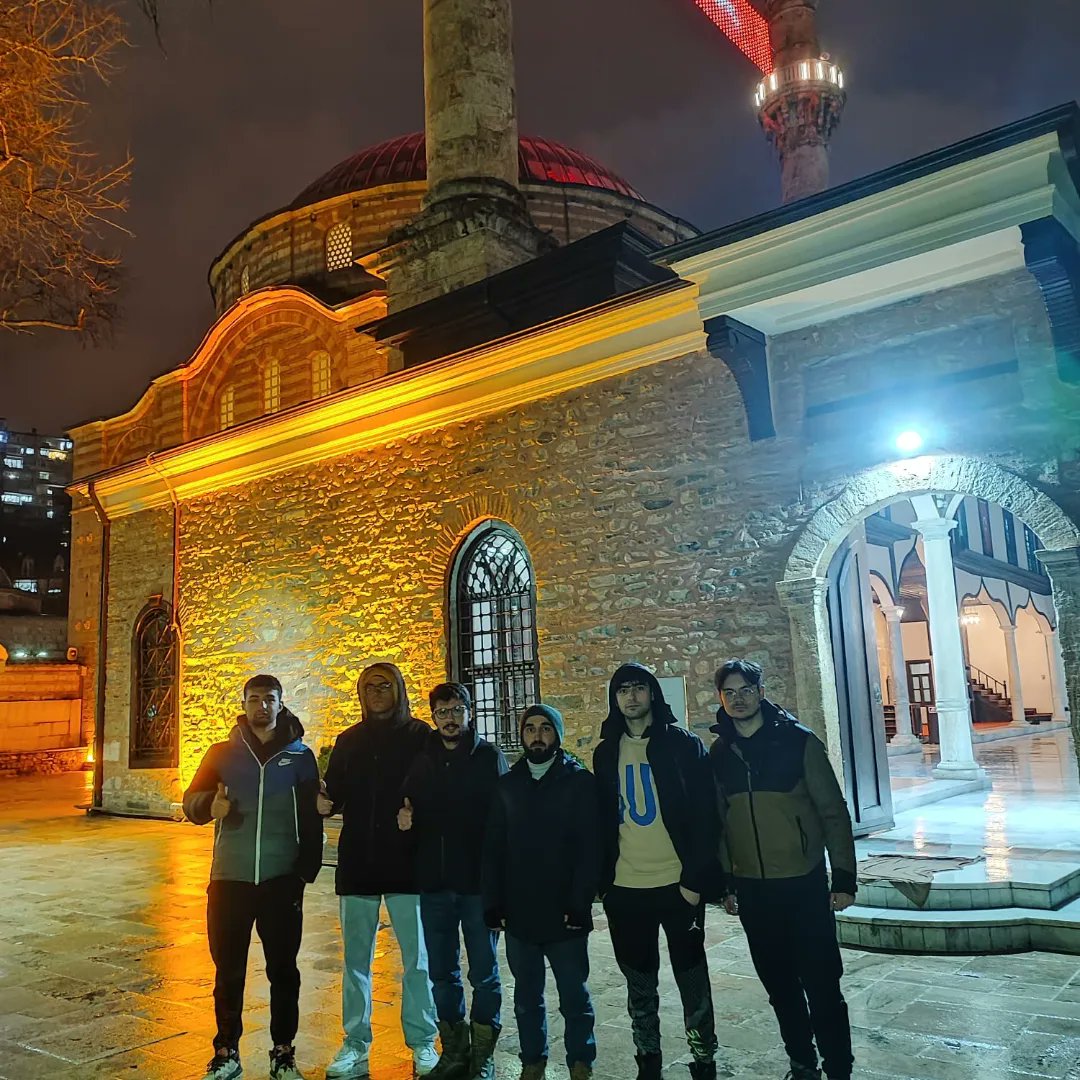 SpGencSariyer's tweet photo. Sarıyer Genç saadet olarak Emir Sultan hazretlerini ziyaret ettik. Uludağ kayak merkezinde faaliyet yaptık.

#gençsaadet https://t.co/Q5NashWO0z