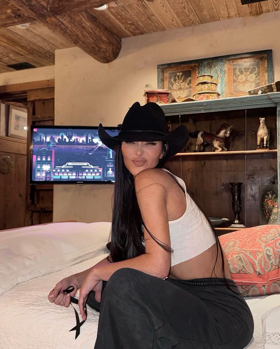 KimKardashian's tweet photo. not my first rodeo https://t.co/go3Qmt1R18