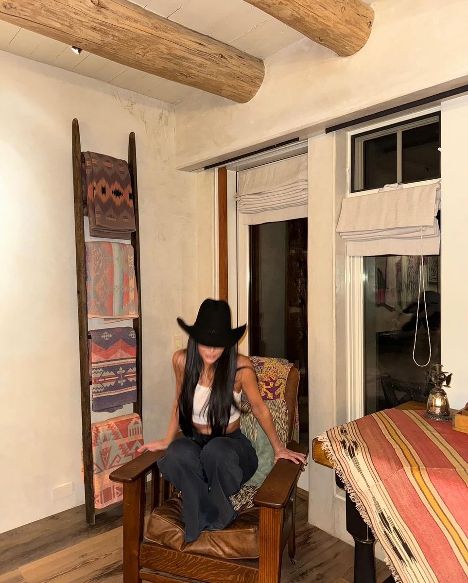Kim Kardashian tweet media