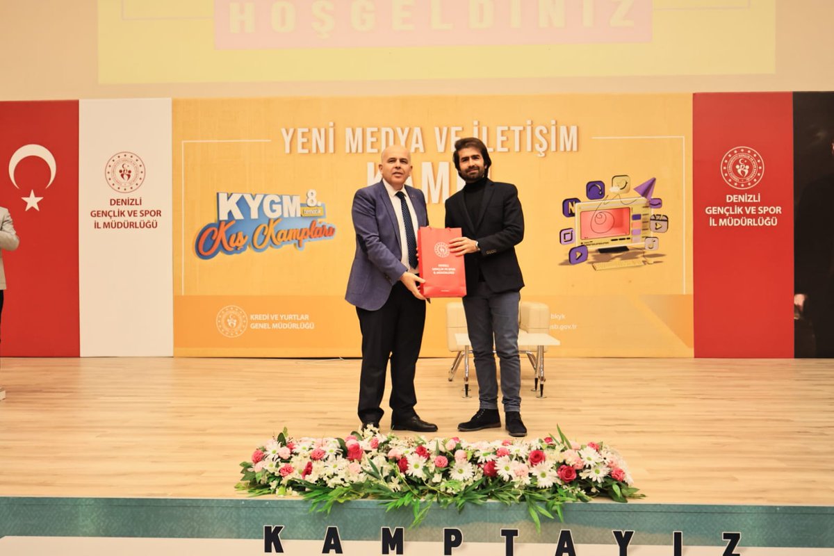 GSB_KYGM's tweet photo. Denizli Yeni Medya ve İletişim Kampında dijital, davranışsal ve maddesel bağlamda bağımlılık konusu işlendi.

Bağımlılıkla Mücadele Derneği Başkanı Prof. Dr. Tuncay Dilci ve PAÜ Yeşilay Derneği Temsilcisi Doç.Dr. Aykut Günlü'nün konuşmaları farkındalık yarattı.
#GSBYurtlarıKampta https://t.co/JncsuEuLmO